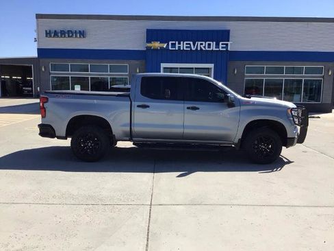 Used 2024 Chevrolet Silverado 1500 LT Trail Boss w/ Convenience Package II AWD/4WD image 8