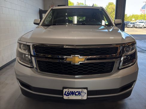 Used 2020 Chevrolet Suburban LT AWD/4WD image 8