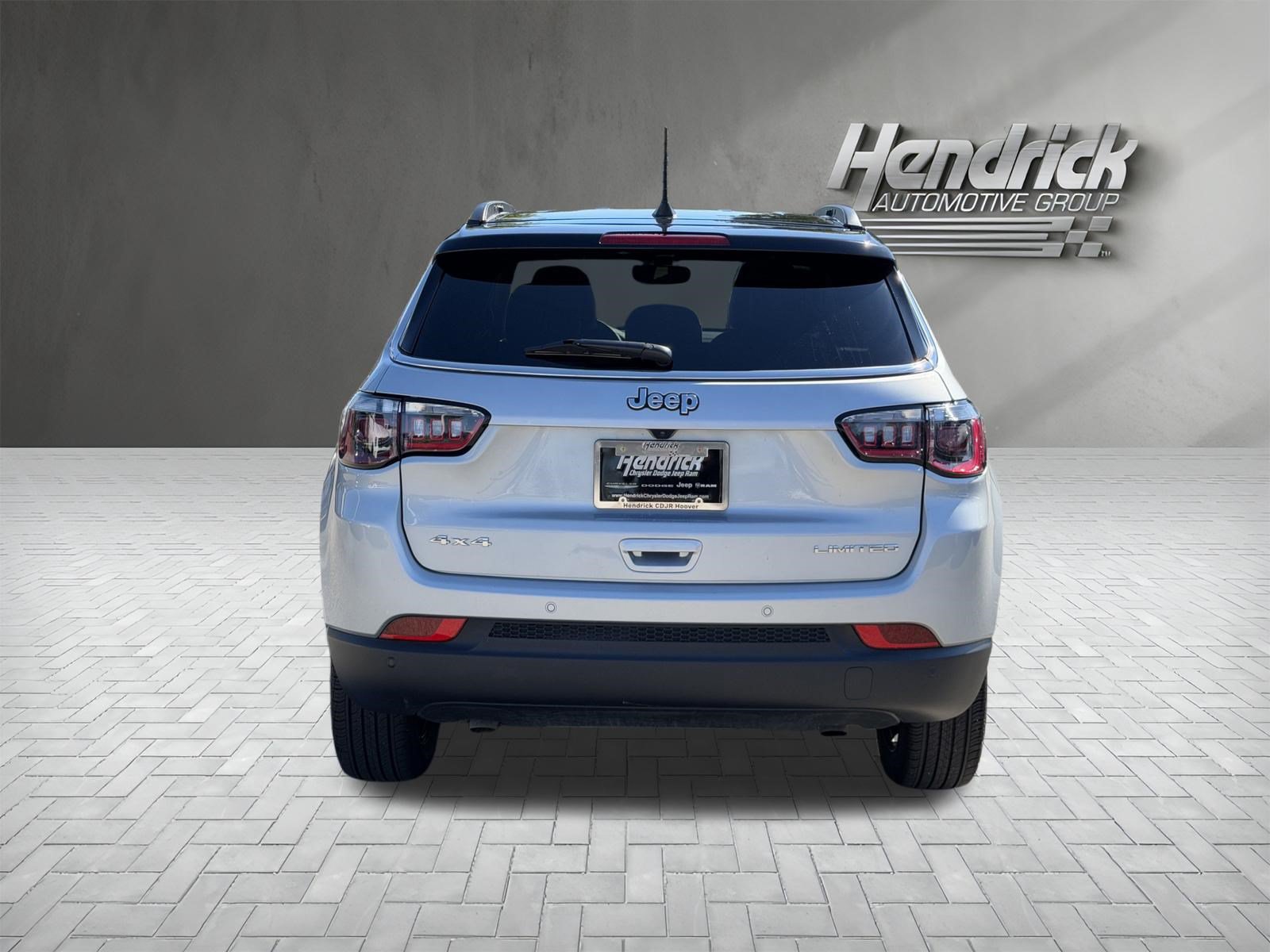Used 2025 Jeep Compass Limited AWD/4WD image 9