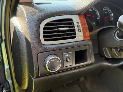 Used 2010 Chevrolet Avalanche LT image 20