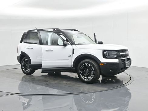 New 2025 Ford Bronco Sport Outer Banks image 8