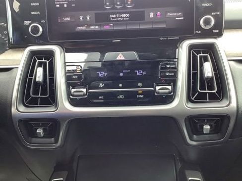 Used 2022 Kia Sorento S w/ Panoramic Sunroof Package AWD/4WD image 22