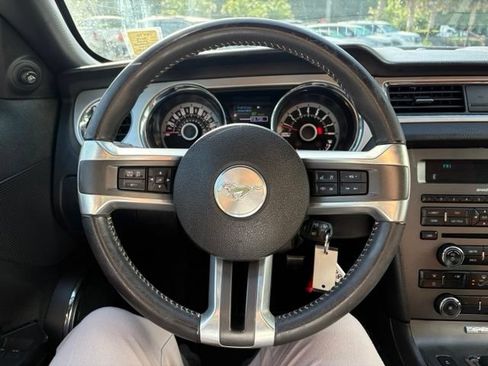 Used 2013 Ford Mustang Premium RWD image 13