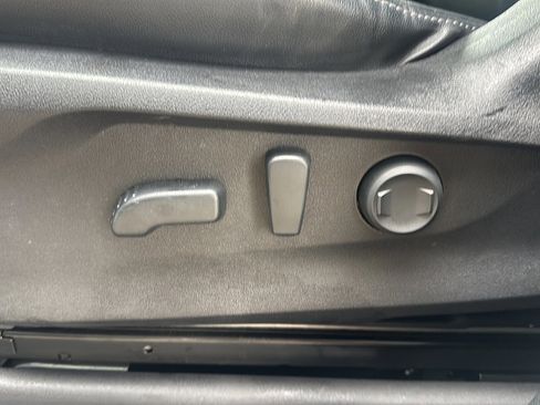 Used 2022 Subaru Ascent Limited w/ Technology Package image 13