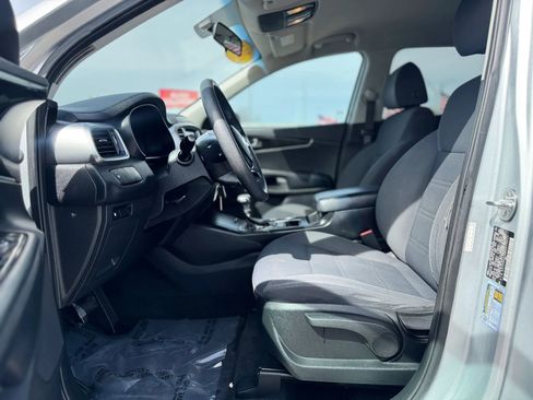 Used 2019 Kia Sorento L image 15