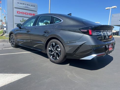 Used 2025 Hyundai Sonata SEL FWD image 11