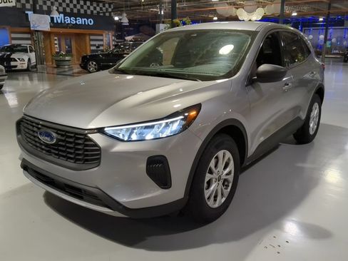 Used 2024 Ford Escape Active w/ Tech Pack #1 AWD/4WD image 1