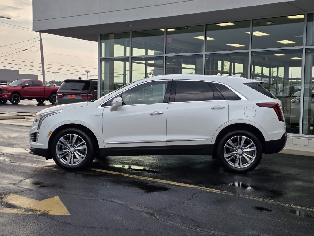 Used 2023 Cadillac XT5 Premium Luxury w/ Technology Package AWD/4WD image 9