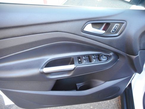 Used 2015 Ford C-MAX Energi SEL FWD image 15