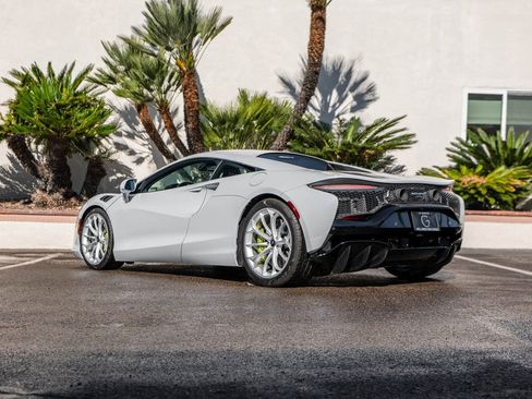 Used 2023 McLaren Artura image 33