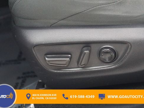 Used 2021 Toyota Venza LE image 17