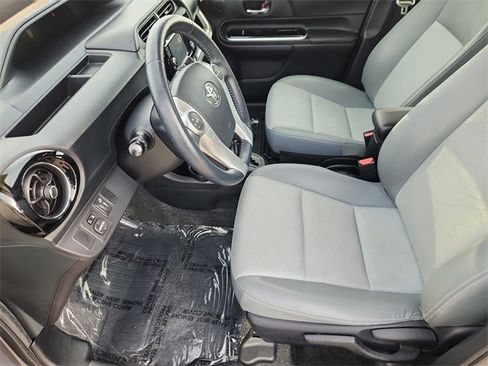 Used 2015 Toyota Prius C Four image 7