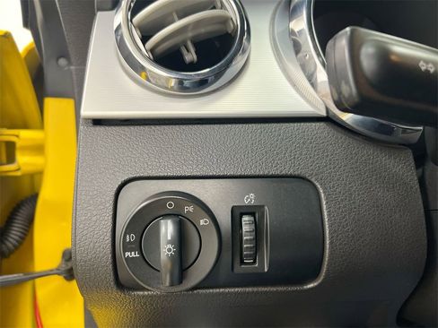 Used 2005 Ford Mustang GT image 17