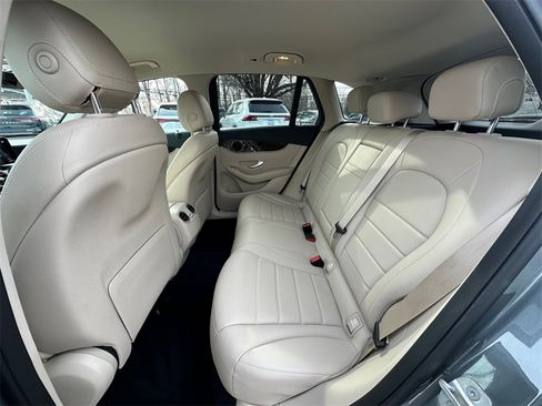 Used 2021 Mercedes-Benz GLC 300 image 23