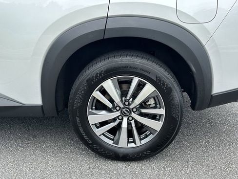 Certified 2025 Nissan Pathfinder SL FWD image 22