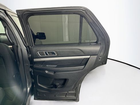 Used 2017 Ford Explorer XLT w/ Equipment Group 201A image 30