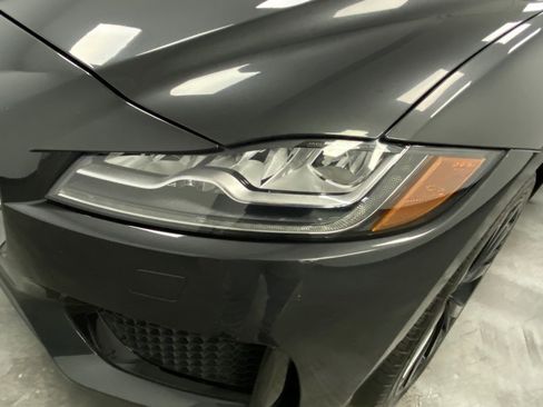 Used 2019 Jaguar F-PACE S image 11