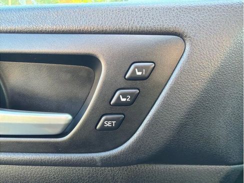 Used 2015 Toyota Highlander Limited AWD/4WD image 11