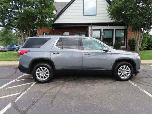 Used 2020 Chevrolet Traverse LT w/ LPO, Cargo Package AWD/4WD image 9