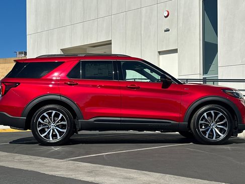 New 2026 Ford Explorer ST-Line w/ Premium Package image 2