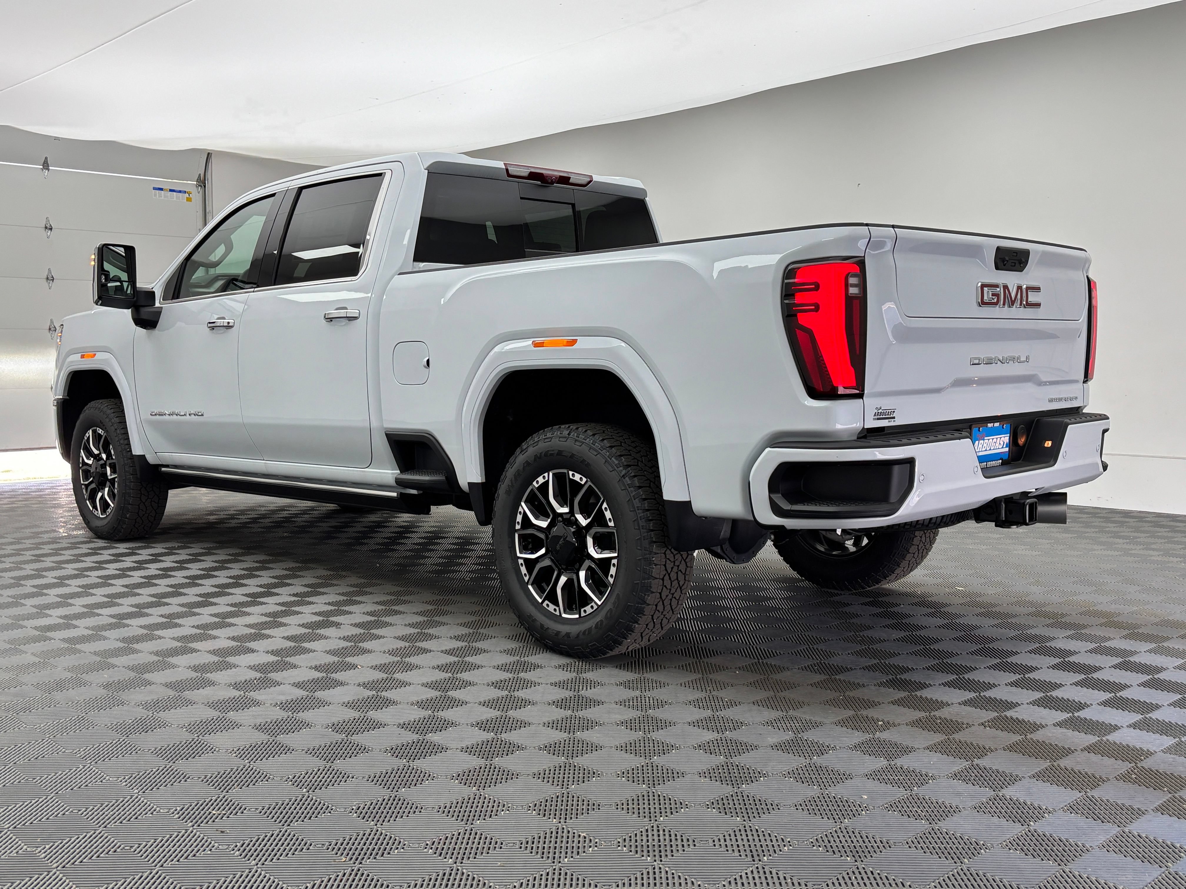New 2026 GMC Sierra 3500 Denali AWD/4WD image 15