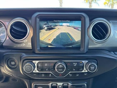 Used 2021 Jeep Wrangler Unlimited Sahara image 18