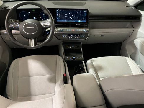 Used 2024 Hyundai Kona SEL w/ Convenience Package image 11