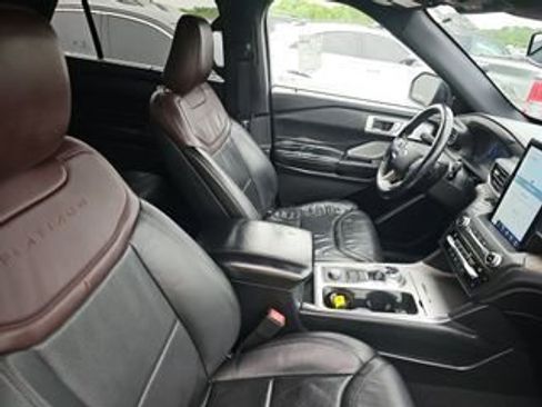 Used 2020 Ford Explorer Platinum w/ Premium Technology Package AWD/4WD image 5