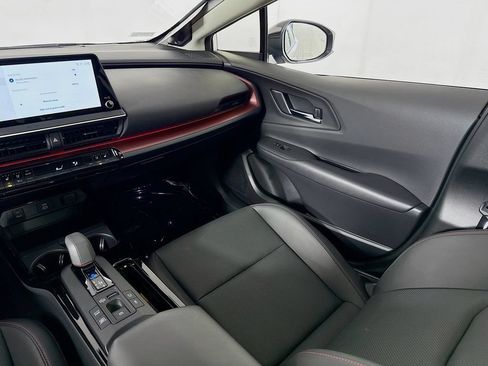Used 2024 Toyota Prius Prime Premium FWD image 29