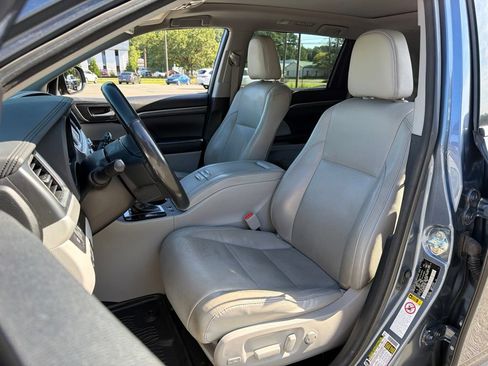 Used 2018 Toyota Highlander Limited Platinum AWD/4WD image 20