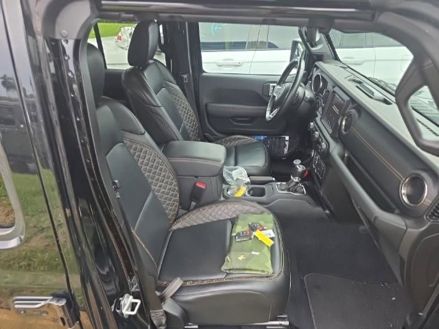 Used 2022 Jeep Wrangler Unlimited Sahara AWD/4WD image 9