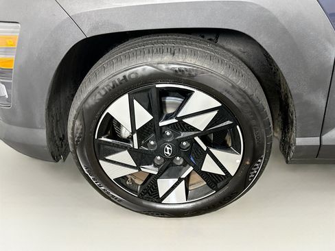 Used 2025 Hyundai Kona SEL FWD image 11