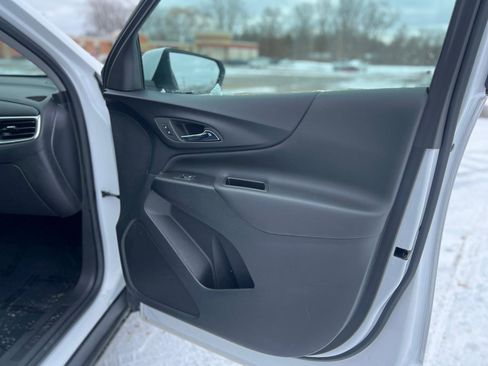 Used 2022 Chevrolet Equinox LT image 41