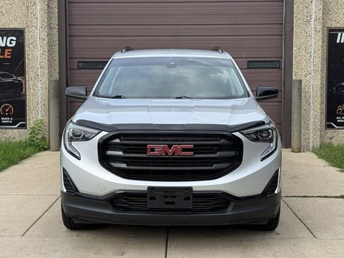 Used 2020 GMC Terrain SLE w/ Elevation Edition FWD image 2