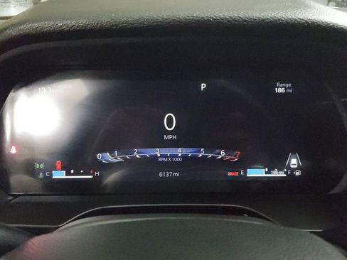 Used 2025 Jeep Grand Cherokee Altitude image 31