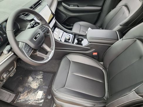 New 2026 Jeep Grand Cherokee Limited RWD image 9