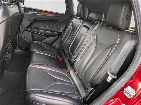 Used 2019 Lincoln MKC Select image 18