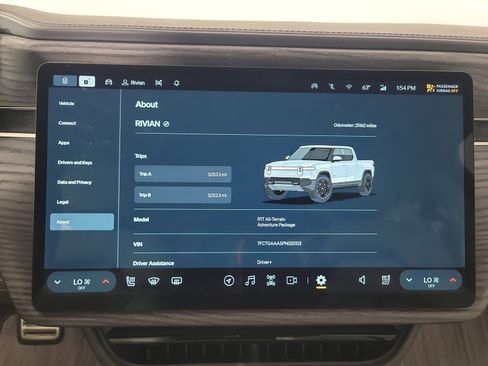 Used 2023 Rivian R1T Adventure image 27