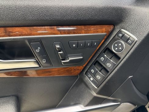 Used 2012 Mercedes-Benz GLK 350 4MATIC image 35