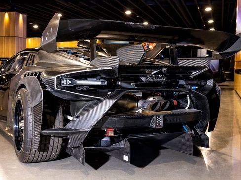 Used 2023 Lamborghini Huracan EVO image 7