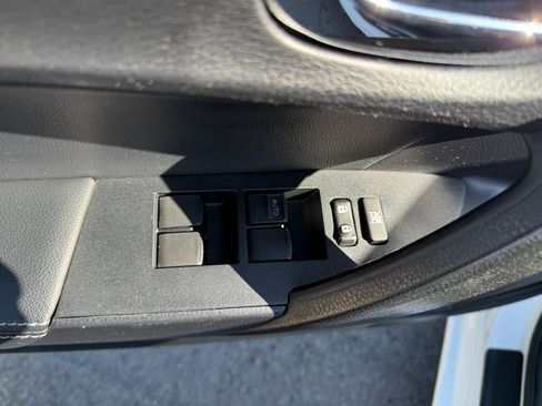 Used 2016 Toyota Corolla S Premium image 11