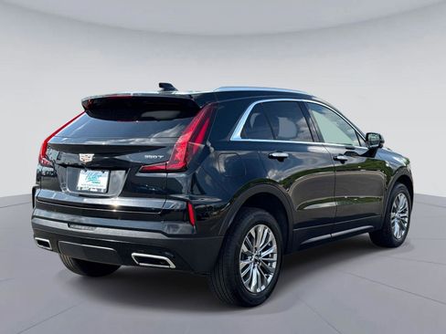 Used 2025 Cadillac XT4 Premium Luxury FWD image 4