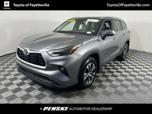 Certified 2026 Toyota Highlander XLE AWD/4WD image 1