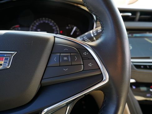 Used 2019 Cadillac XT5 Luxury image 27