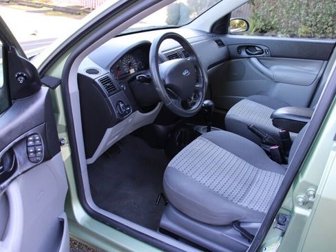 Used 2007 Ford Focus SES image 5