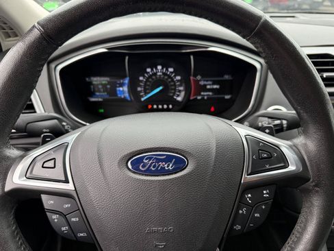 Used 2016 Ford Fusion Titanium FWD image 19