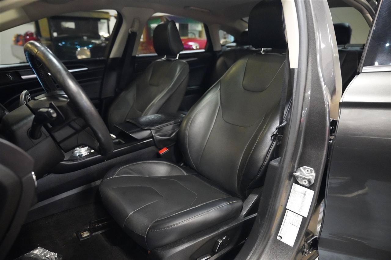 Used 2020 Ford Fusion Titanium AWD/4WD image 22