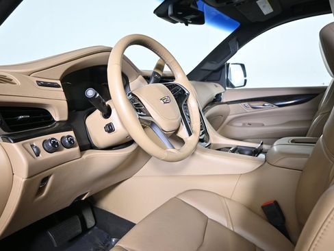 Used 2018 Cadillac Escalade Platinum AWD/4WD image 24