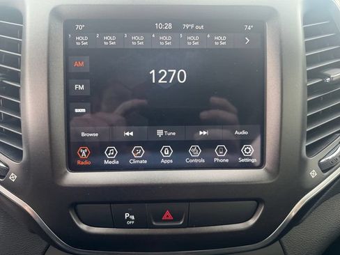 Used 2020 Jeep Cherokee Trailhawk w/ Cold Weather Group AWD/4WD image 5