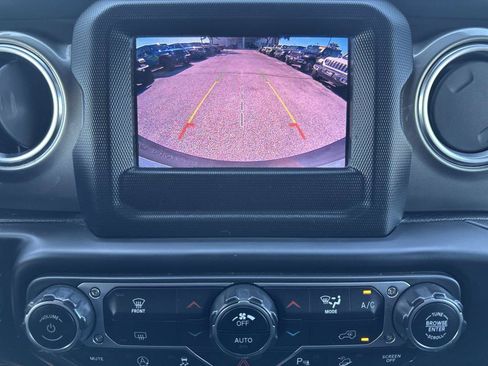 Used 2019 Jeep Wrangler Unlimited Sahara w/ Safety Group AWD/4WD image 33